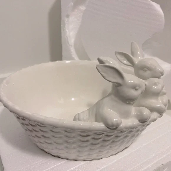 New with Tags- Pottery Barn Bunny Trio Basket Large Serving Bowl -  White NIB #2 - Picture 7 of 14
